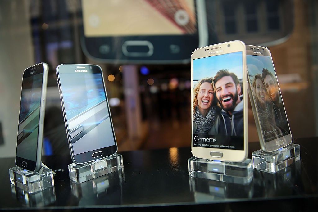 Samsung's latest flagship smartphones, the Galaxy S6 and the S6 Edge