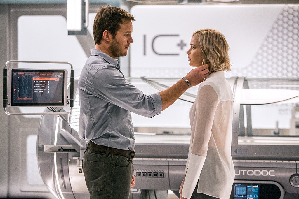 Chris Pratt and Jennifer Lawrence in Passengers