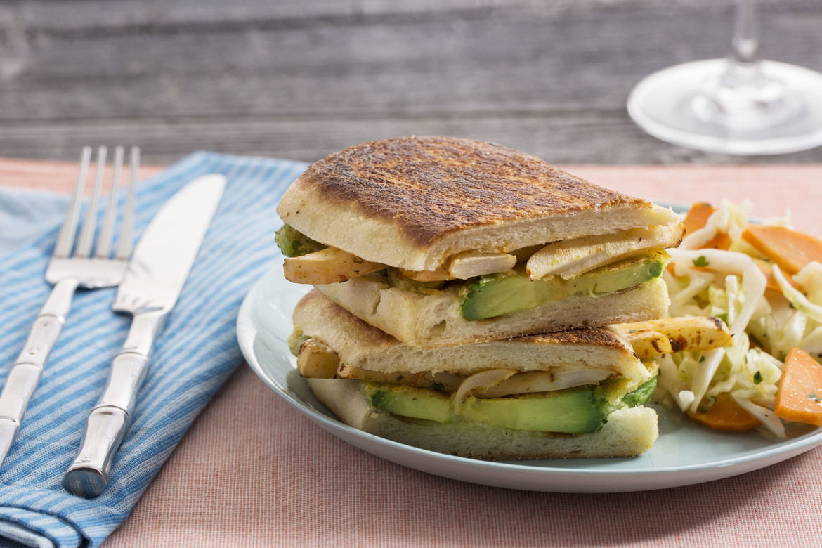 Avocado tempura tortas