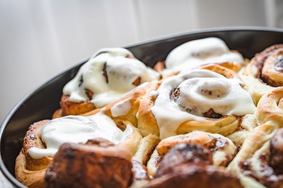 homemade sticky cinnamon buns