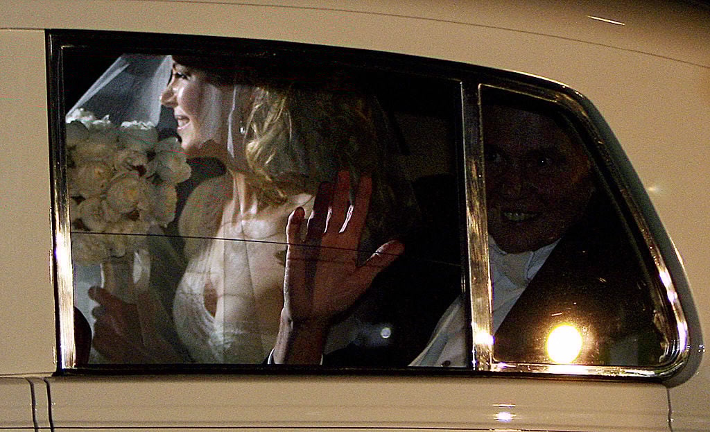 Nicole Kidman (L) arrives for her wedding to Keith Urban with her father Antony