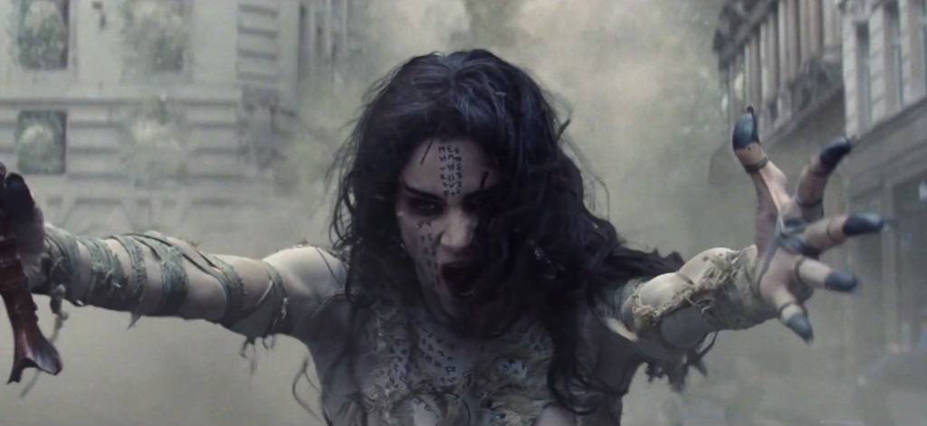 Sofia Boutella in The Mummy, screaming and with her clawed hands splayed out