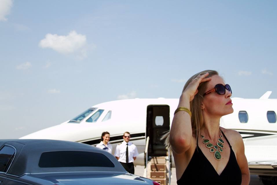 diva arrives from flight