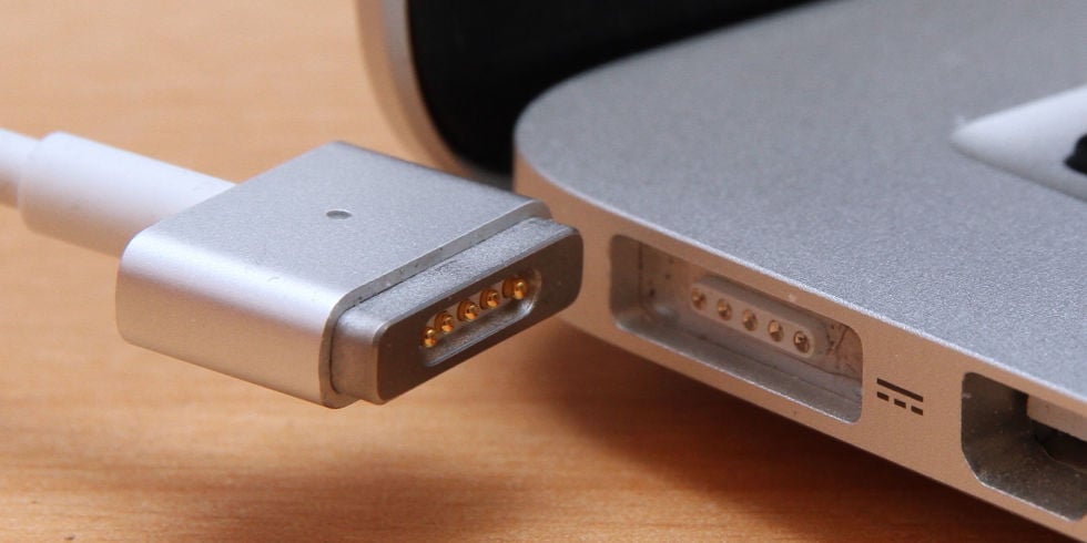 Apple MagSafe port