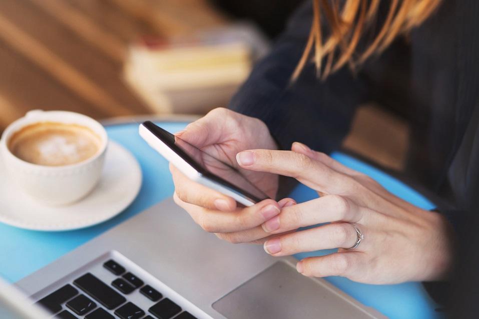 wifi connection on smartphone in cafe