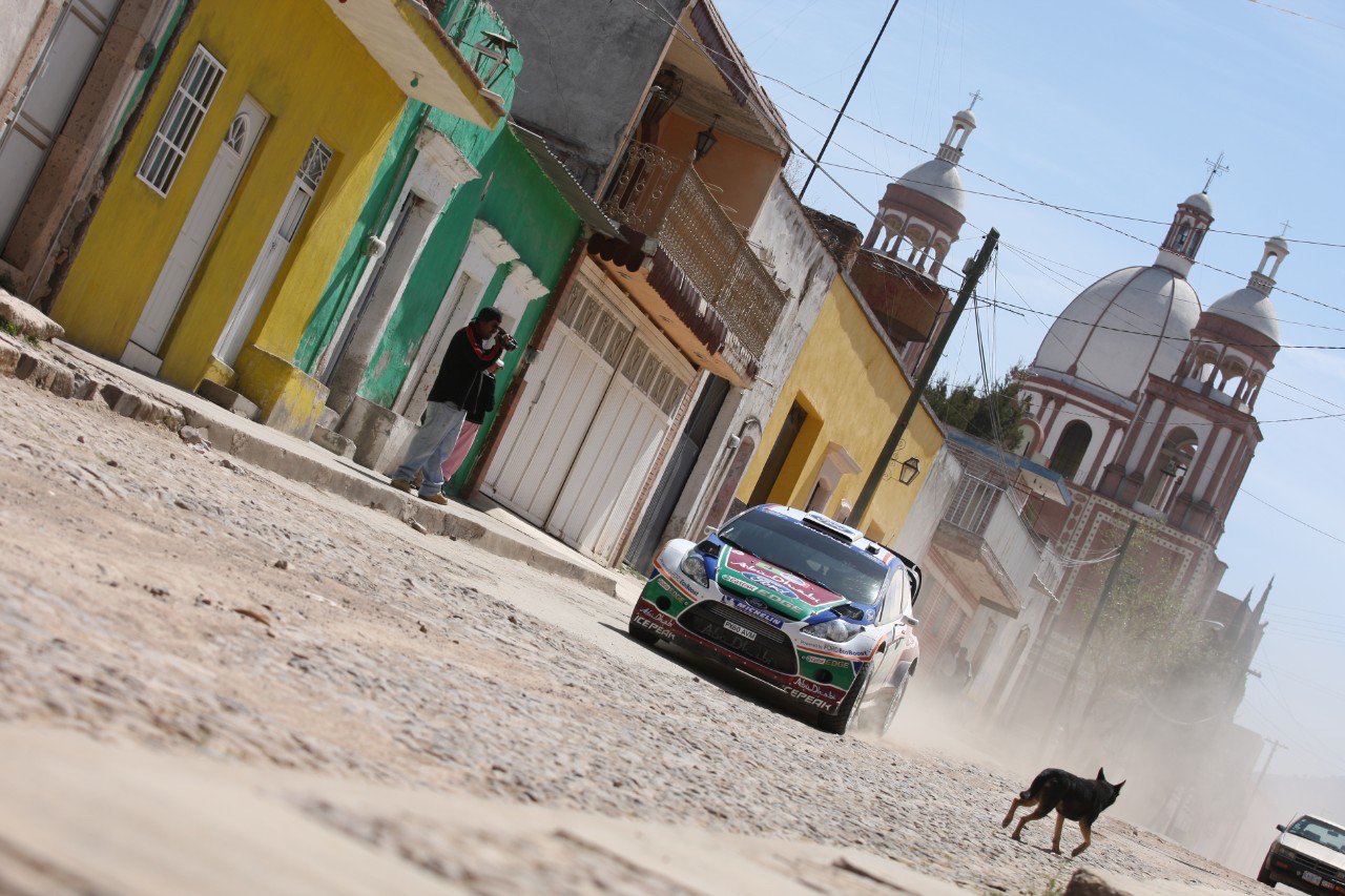 Ford Focus WRC competing in Mexico, 2011
