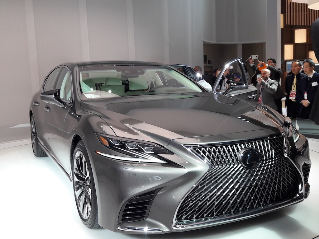 2018 Lexus LS500 | Nick Kurczewski/Autos Cheat Sheet