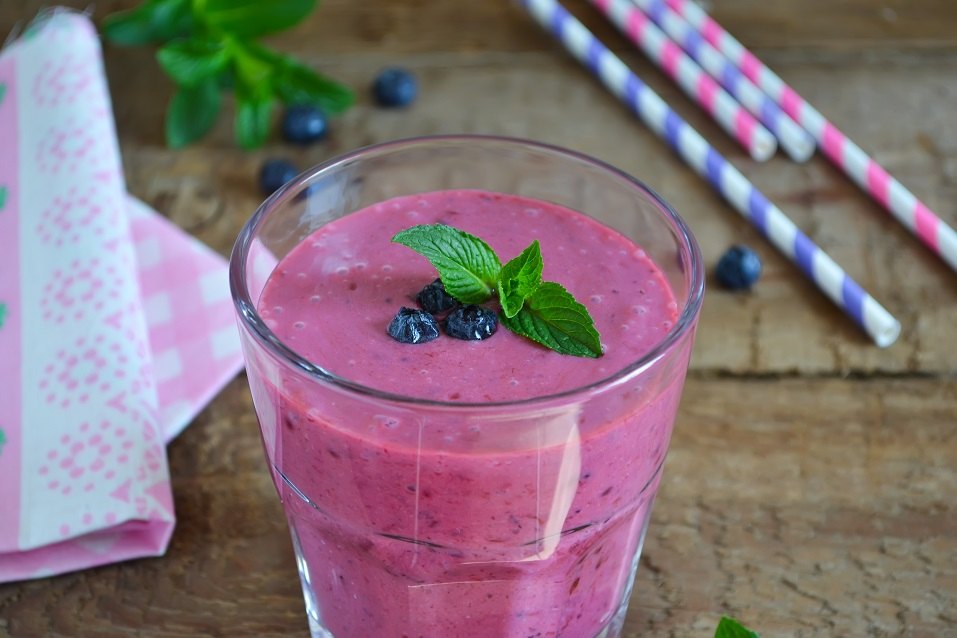 You can make a berry smoothie using kefir instead of milk