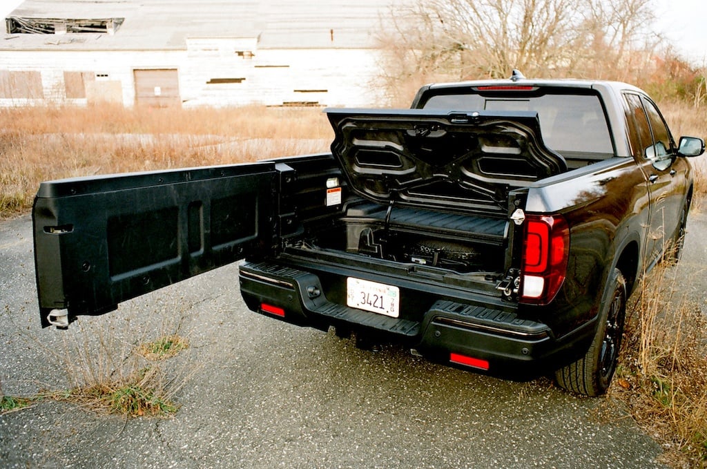 Пикап без цензуры. Honda Ridgeline багажник. Honda Ridgeline Fenders. Honda Ridgeline Tuning Black. Honda Ridgeline бампер.