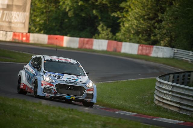 Hyundai i30 race car