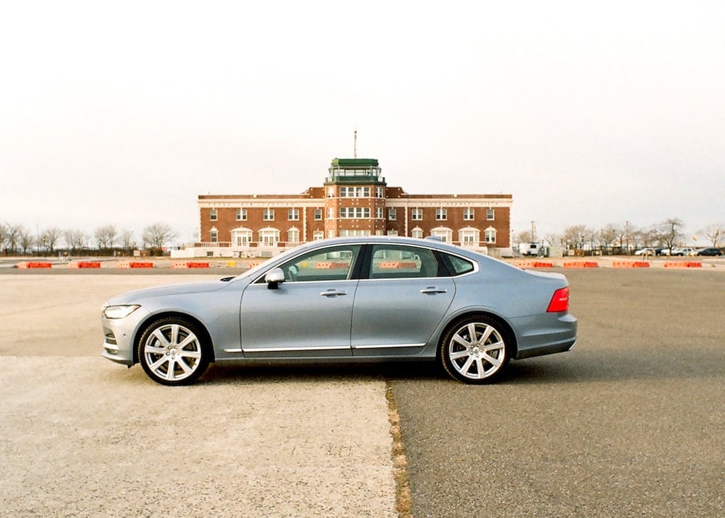 2017 Volvo S90 | James Derek Sapienza/Autos Cheat Sheet