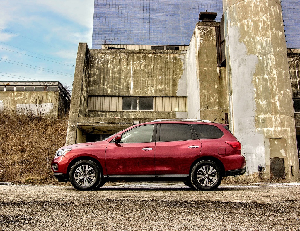 2017 Nissan Pathfinder SV AWD