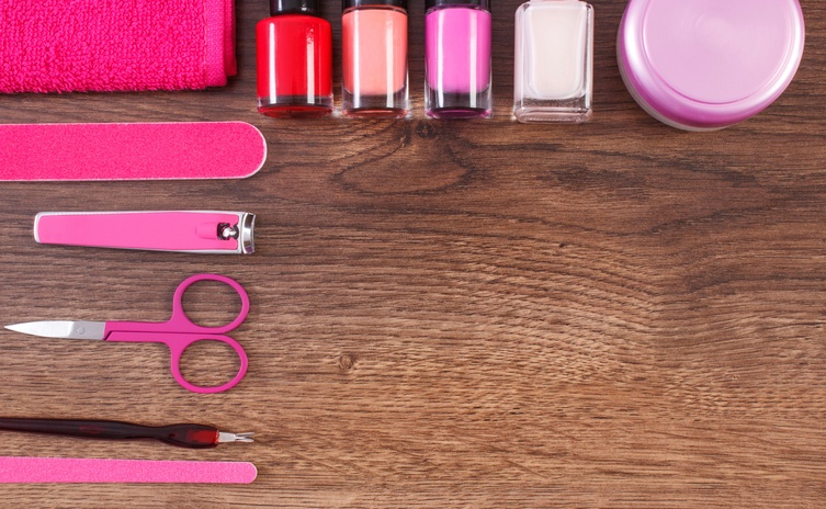 Cosmetics and accessories for manicure or pedicure | iStock.com/ratmaner