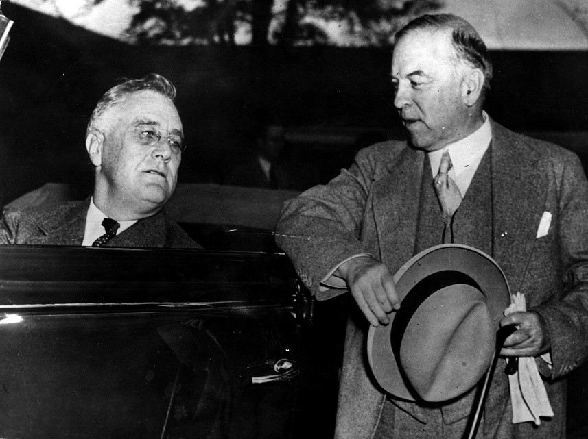President Franklin Delano Roosevelt talks to Mackenzie King at Warm Springs, Georgia