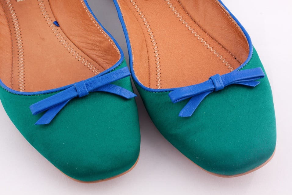 Green color flat shoes