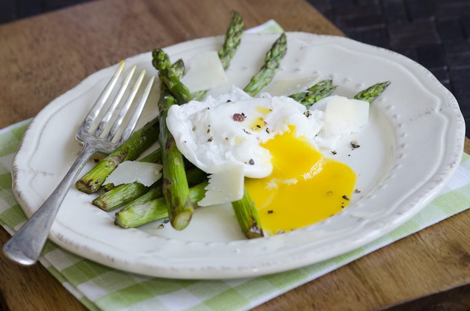 Asparagus with poached egg