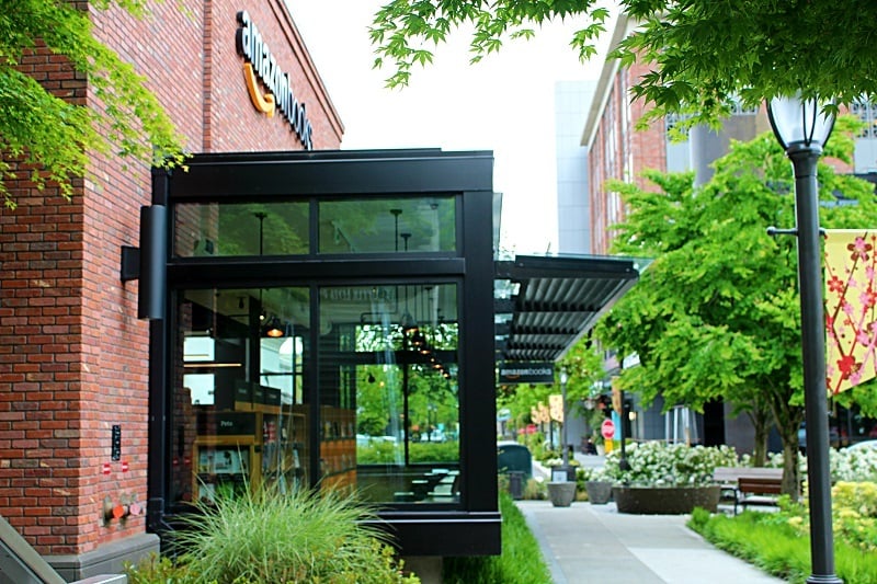 Side view of the Amazon book store