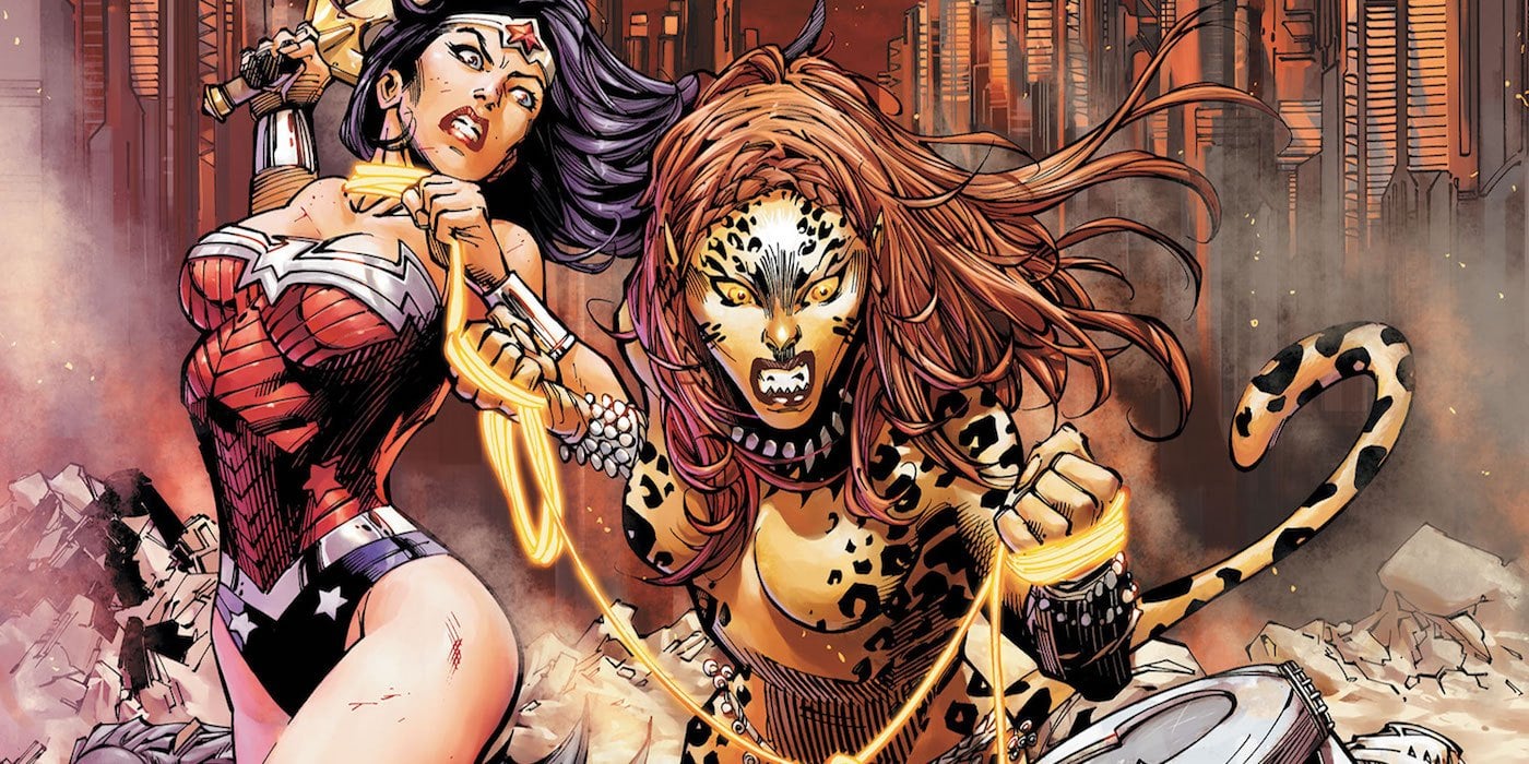 Wonder Woman fights against Cheetah in a DC Comics issue