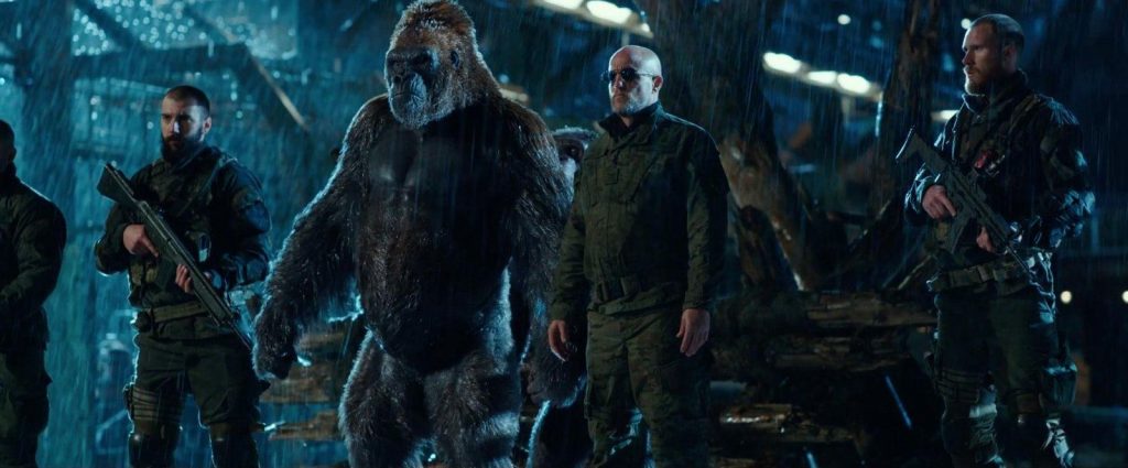 Apes and humans lined up holding weapons Apes and humans lined up holding weapons