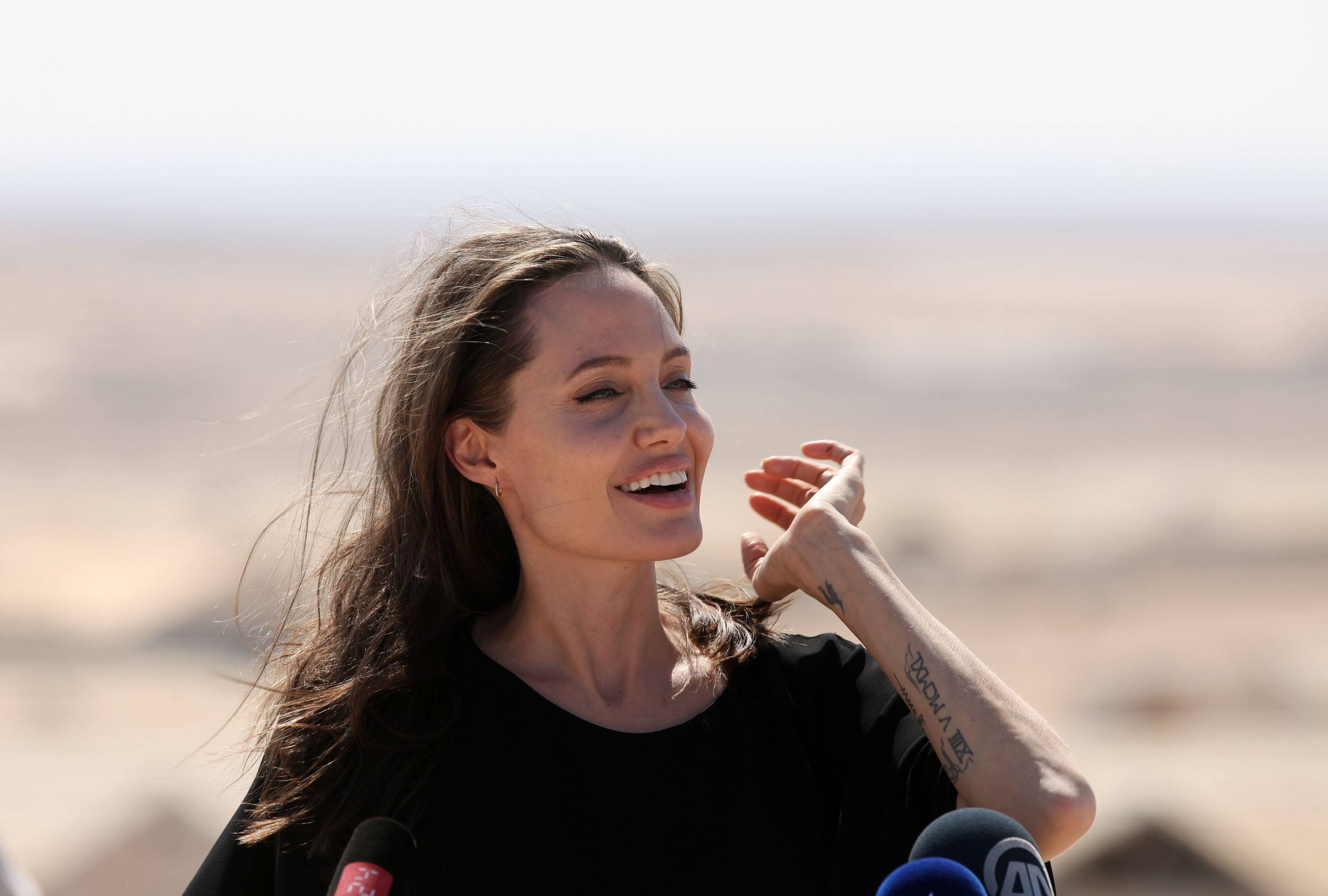 Angelina Jolie holds a press conference at Al- Azraq camp for Syrian refugees on September 9, 2016, in Azraq, Jordan