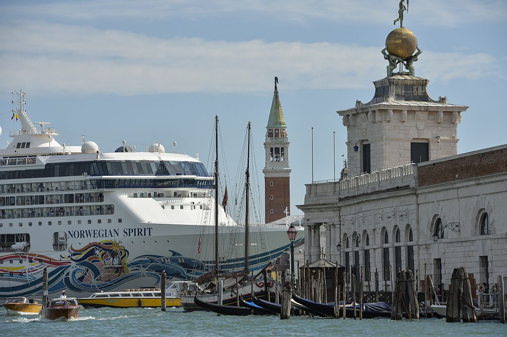 cruise ship in venice