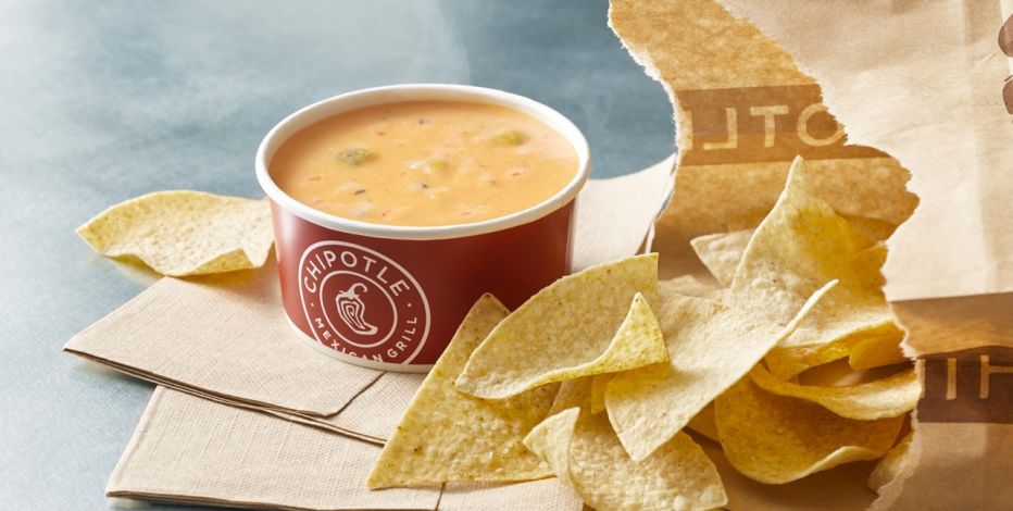 Chipotle queso and chips