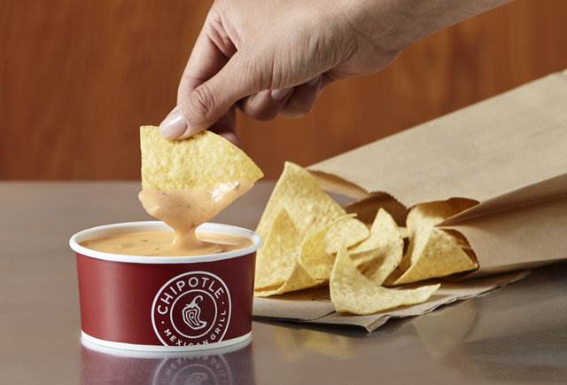 Chipotle queso and chips