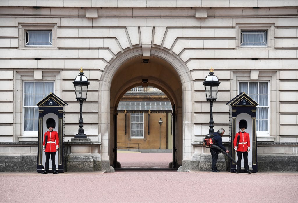 Buckingham palace guards
