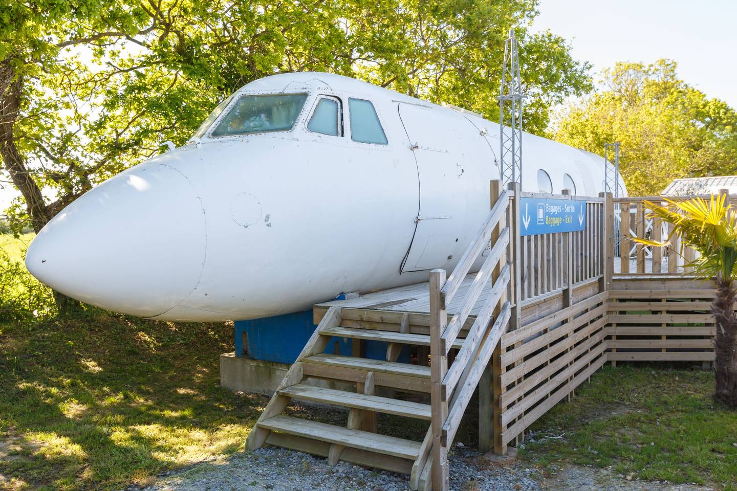 Airplane airbnb