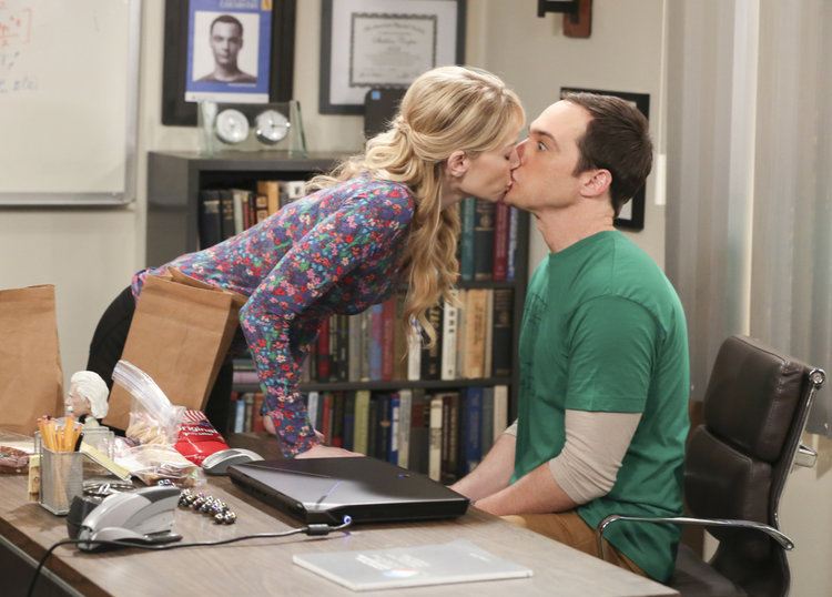 Ramona kissing Sheldon on The Big Bang Theory Ramona kissing Sheldon on The Big Bang Theory