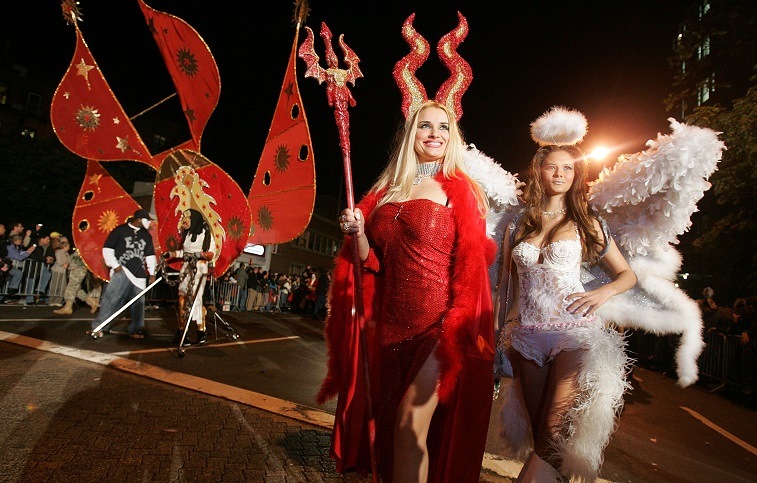 Parade-goers in costume in 2005 Parade-goers in costume