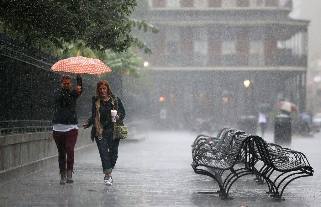 Hurricane Nate begins to come ashore in New Orleans Hurricane Nate begins to come ashore