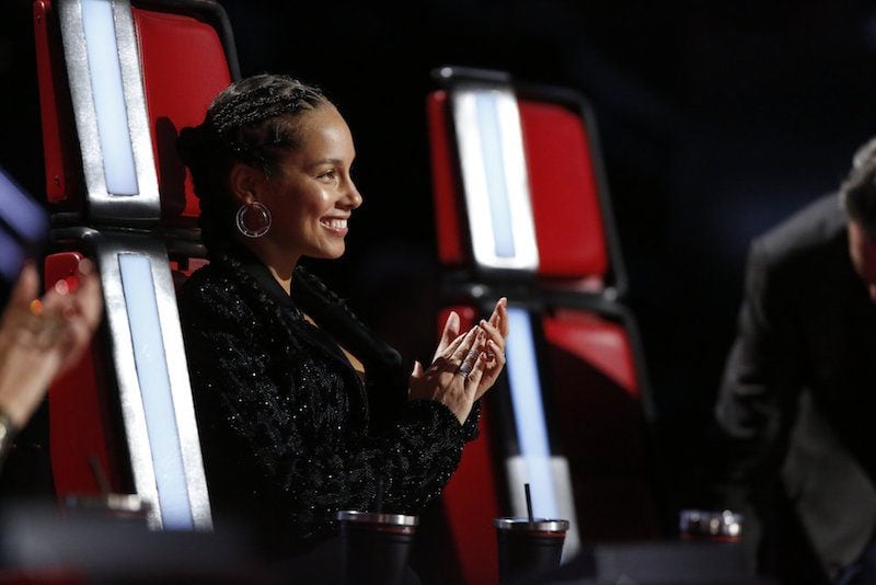 Alicia Keys sits in a red chair and claps her hands on The Voice Alicia Keys sits in a red chair and claps her hands on The Voice