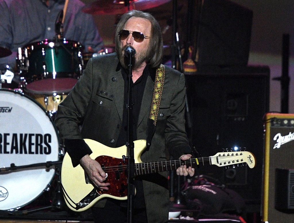Tom Petty performs Tom Petty performs