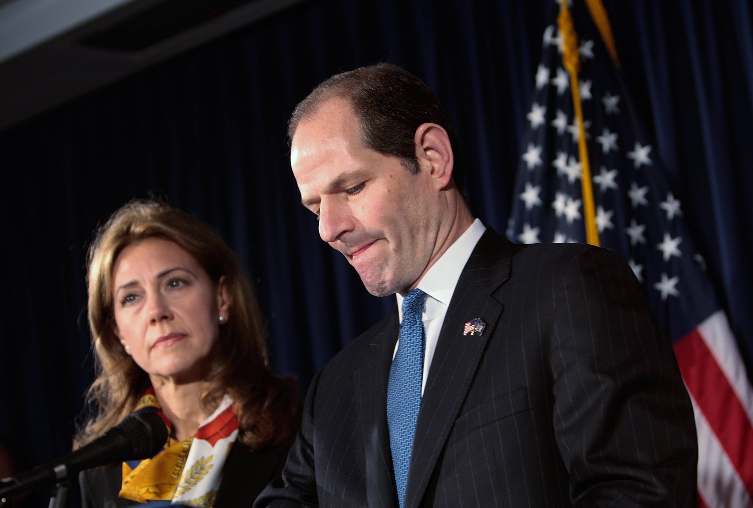 New York Governor Eliot Spitzer (R) announces his resignation 