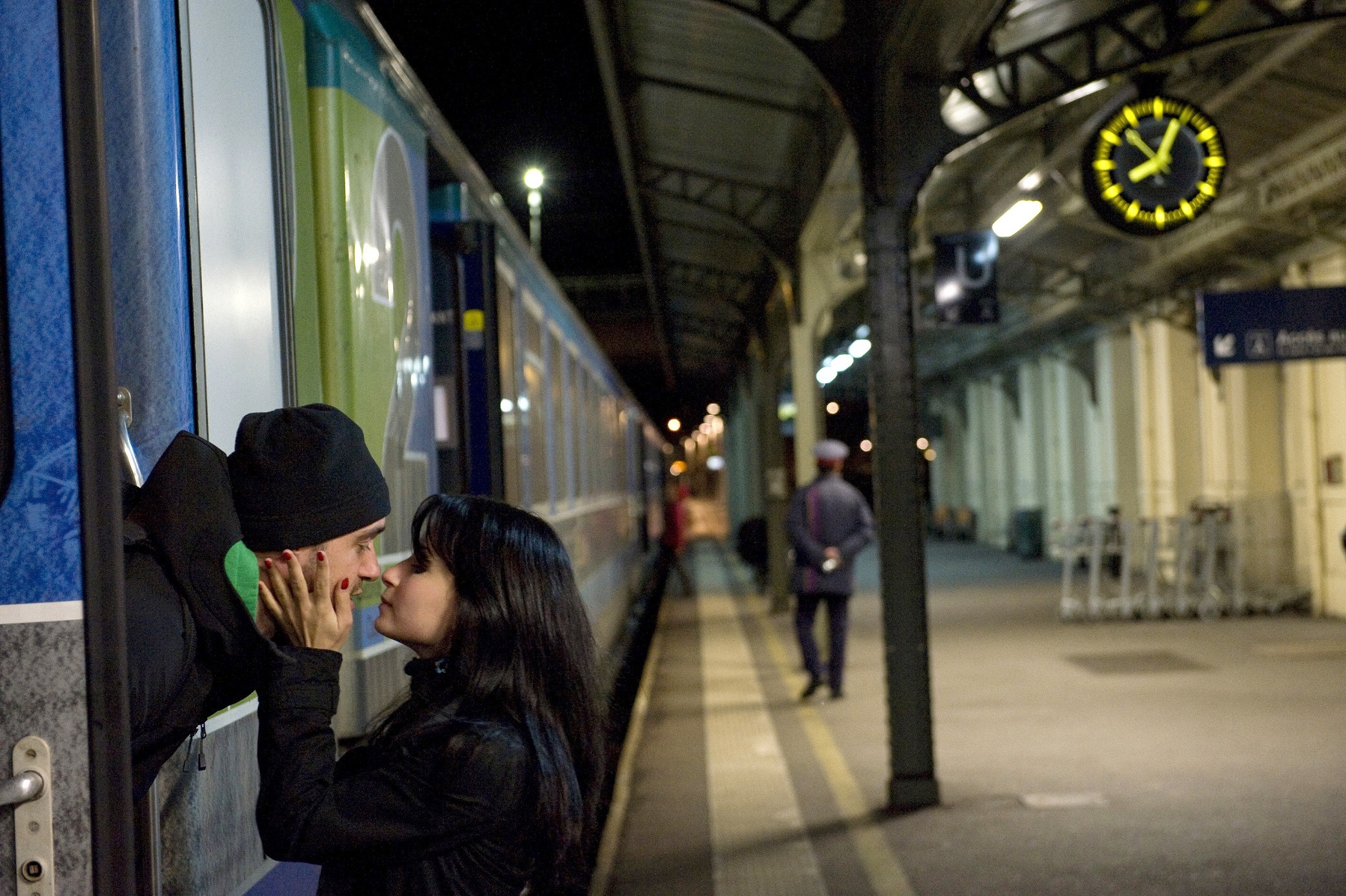 Kissing train station