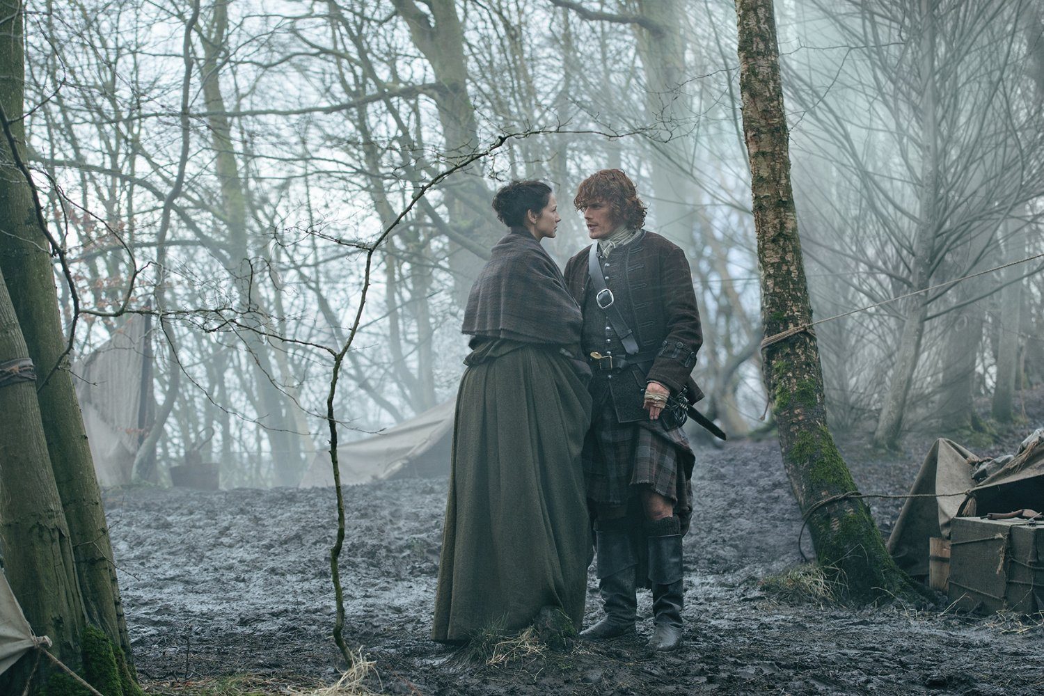Claire and Jamie in the Season 2 finale of Outlander "Dragonfly in Amber"