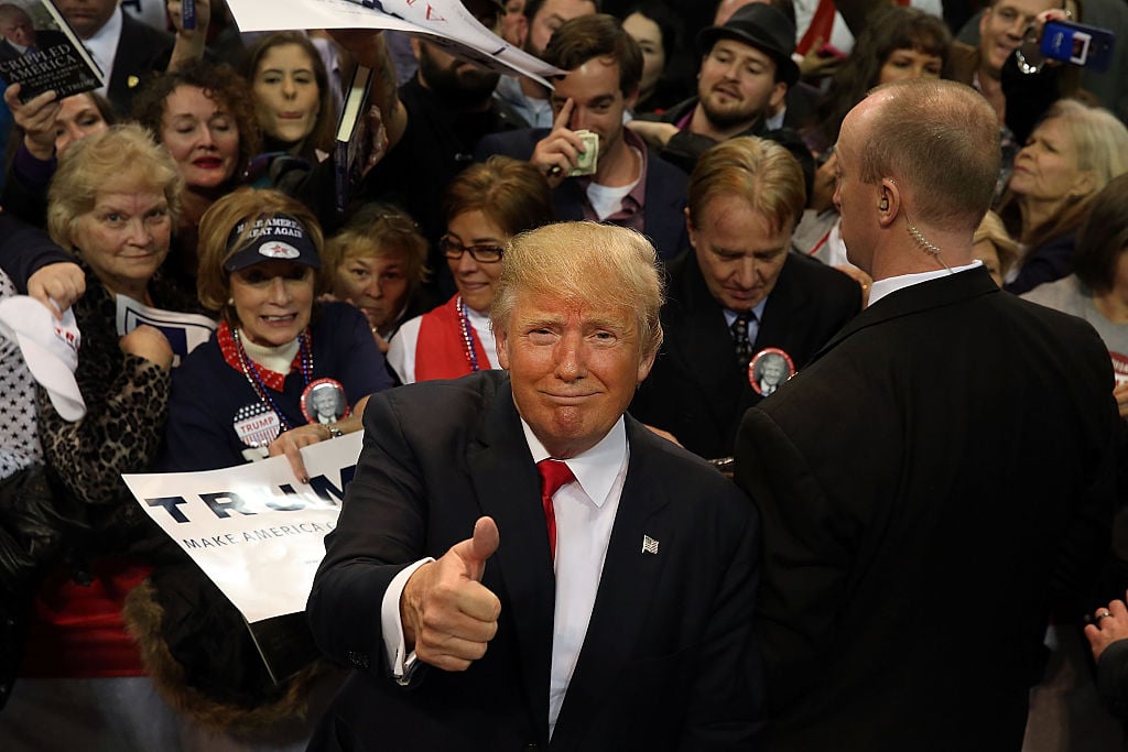 Trump gives the thumbs up Trump gives the thumbs up