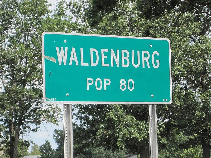 sign "Waldenburg pop 80"