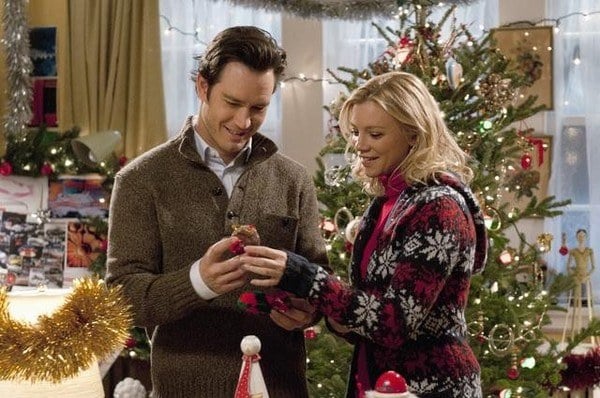 Mark-Paul Gosselaar as Miles and Amy Smart as Kate in 12 Dates of Christmas Mark-Paul Gosselaar as Miles and Amy Smart as Kate in 12 Dates of Christmas