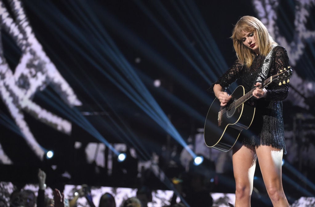 Taylor Swift onstage at a DirectTV event Taylor Swift onstage at a DirectTV event