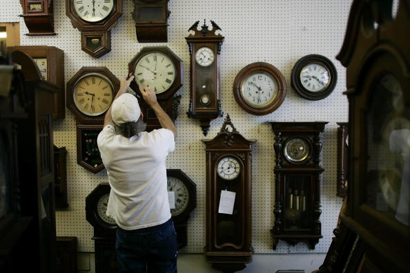 Man adjusts 20 clocks for daylight saving time