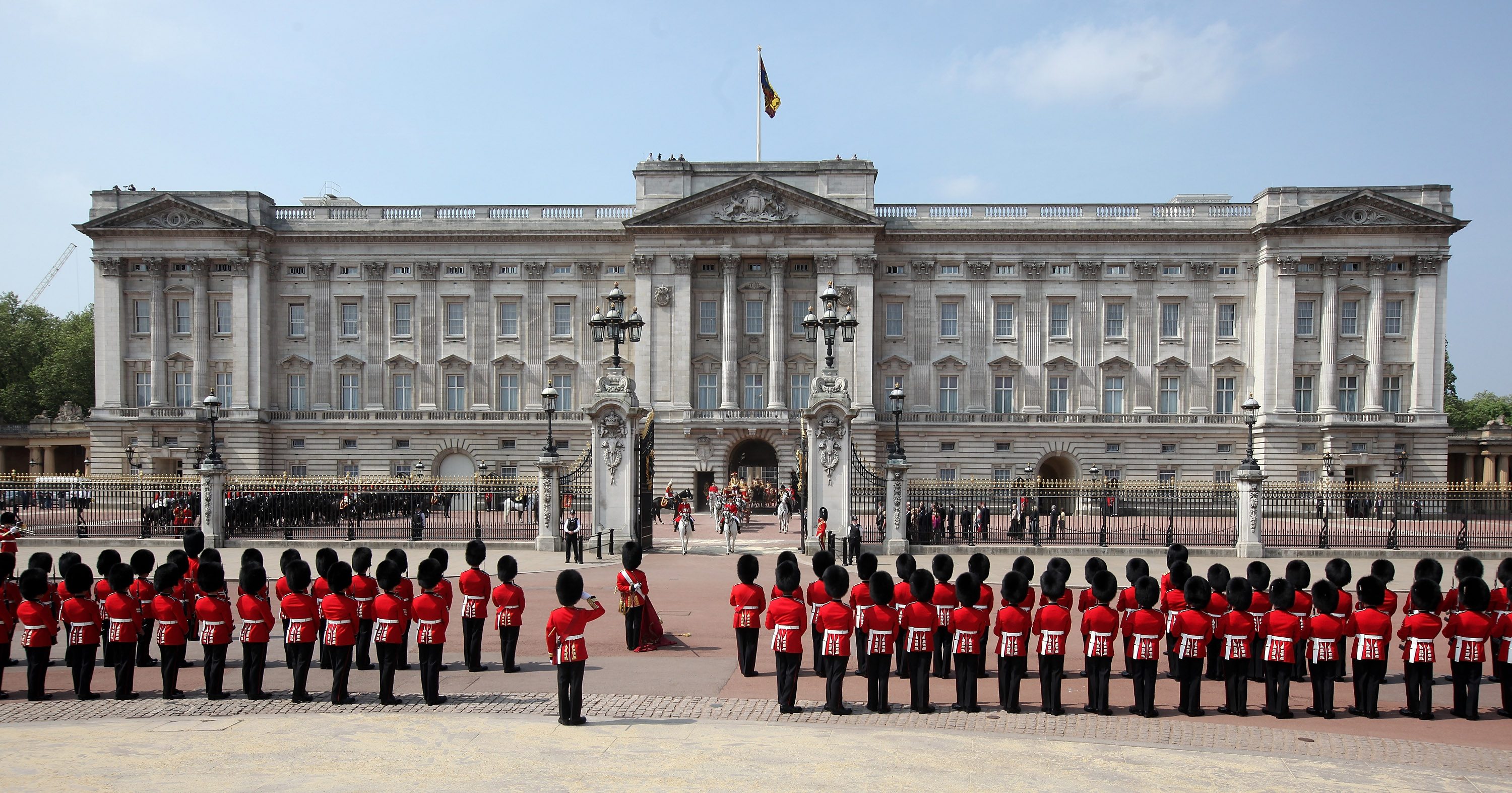 Buckingham Palace Guards Salary