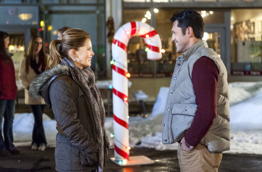Candace Cameron Bure and David O'Donnell in Christmas Under Wraps