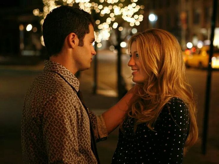 Penn Badgley as Dan Humphrey and Blake Lively as Serena van der Woodsen on Gossip Girl