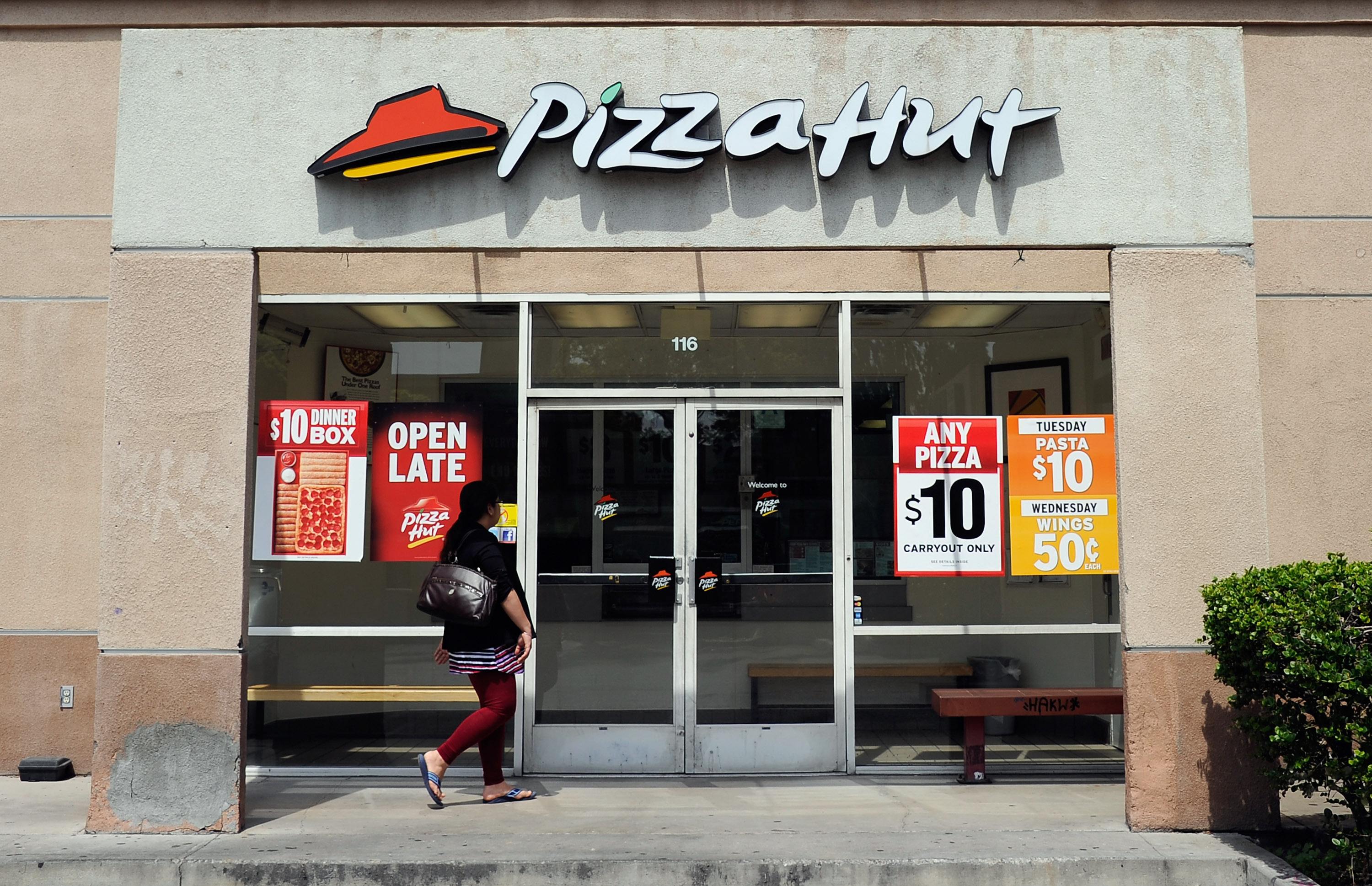Pizza Hut storefront