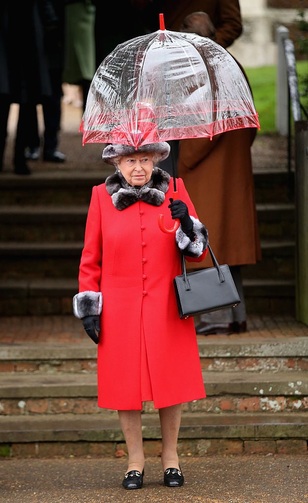 Queen Elizabeth II Purse Signals - Inside Queen Elizabeth's Purse