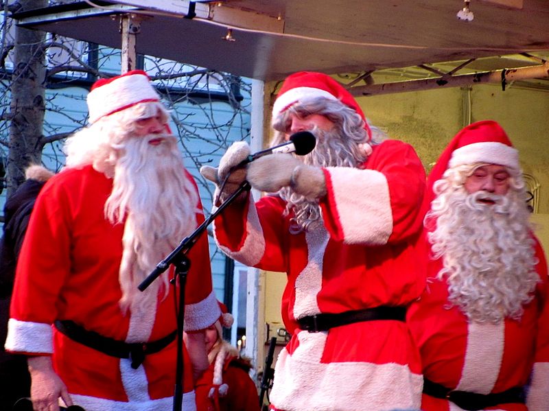13 Santas
