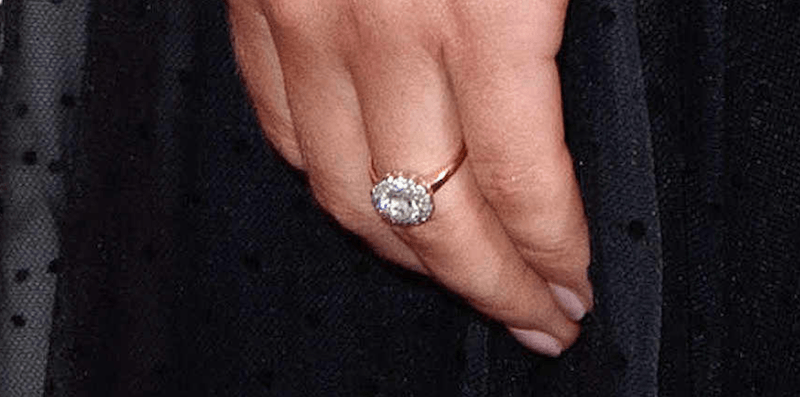 Felicity Jone's ring seen on her hand. Felicity Jone's ring seen on her hand.