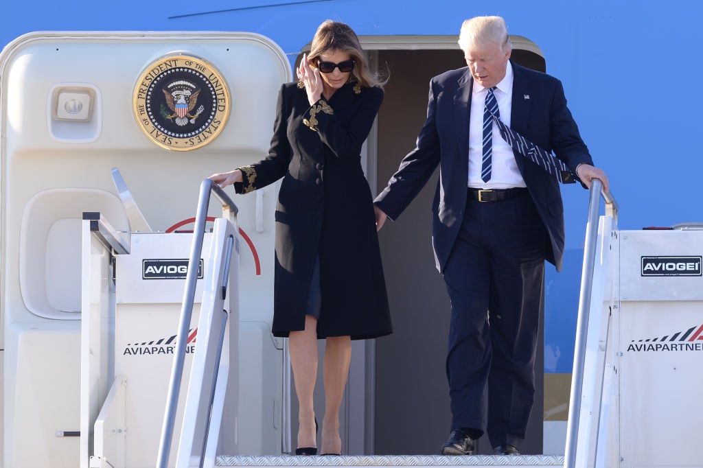 These Photos Reveal All the Times Melania Trump Didn’t Want to Hold Hands With Donald Trump